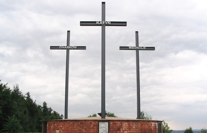 The Katyn massacre was the mass murder of 22,000 Poles by the Soviets. Who was or were the first to bring the event to the attention of the world?