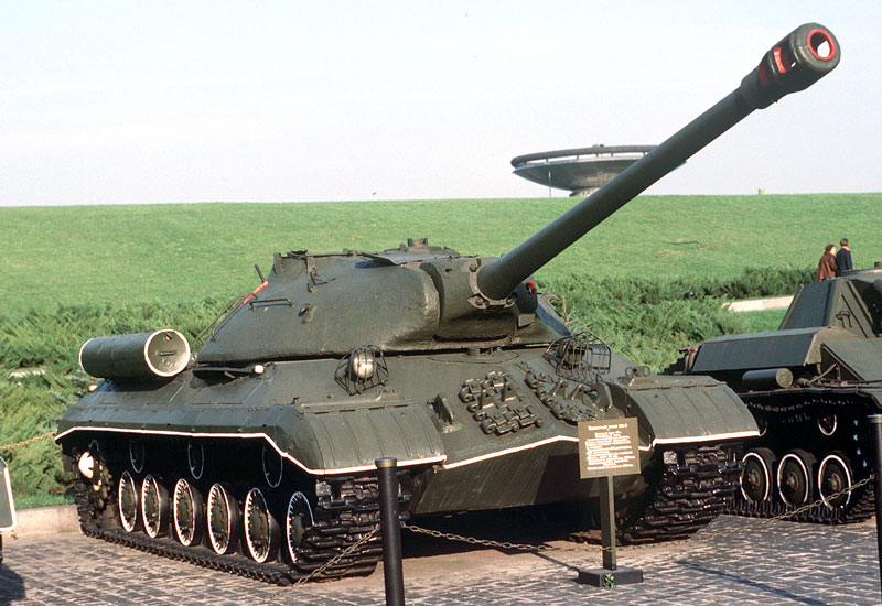 Can you identify this World War II-era Soviet tank?